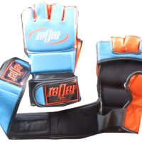 MMA Fight glove in leather two tone long strap velrco closure